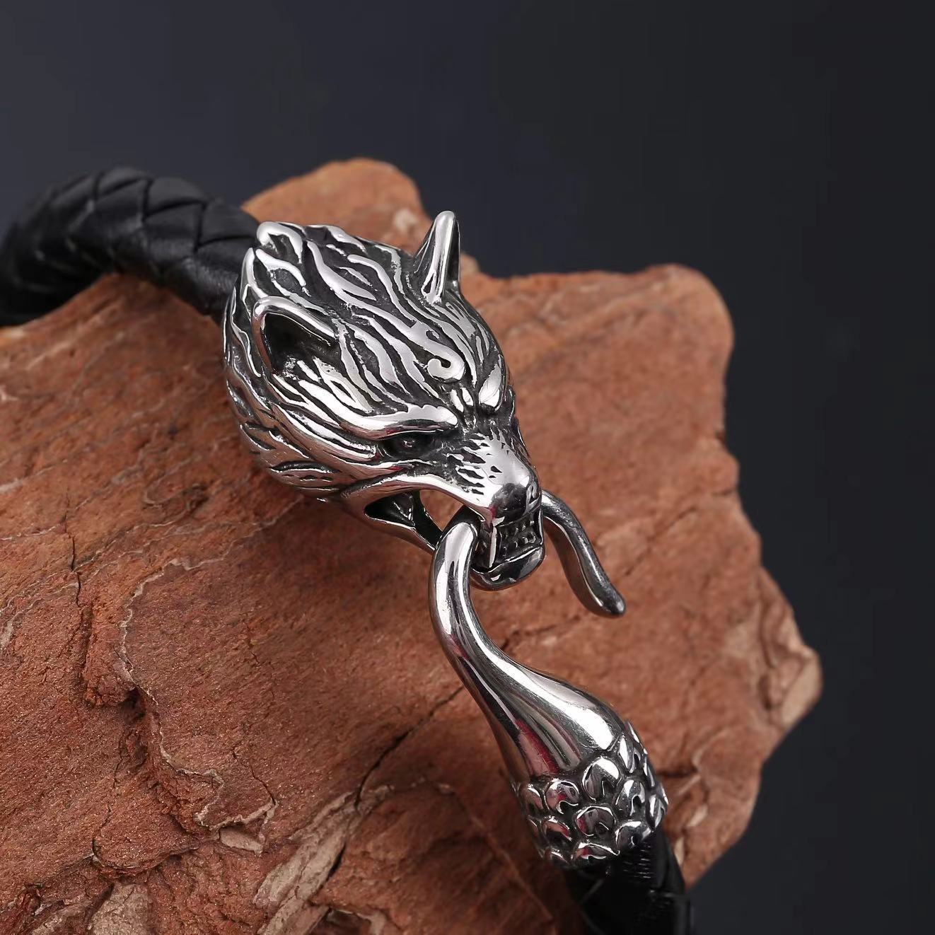 Viking Men's Stainless Steel Wolf Head Leather Bracelet | Totem-Inspired Jewelry